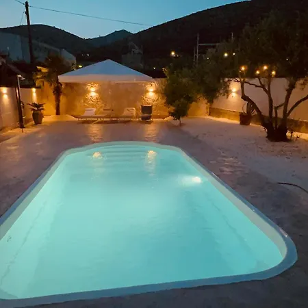 Casa Loro Mit Meerblick Und Privatem Pool Trogir