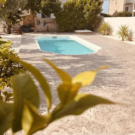 アパート Casa Loro Mit Meerblick Und Privatem Pool トロギール